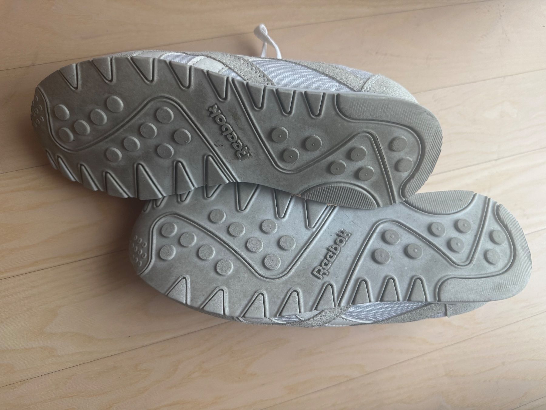 Reebok Scarpe da uomo: Reebok Classic Sneaker in Weiss/Beige, Gr. 41 – Usato da Winterthur venduto da damoiselles 1