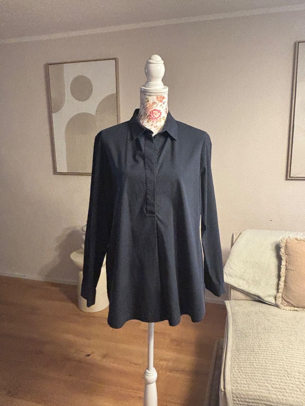 Globus Chemisiers: Globus Essentials Bluse 100% Baumwolle – D'occasion à St. Margrethen SG par dijanaO