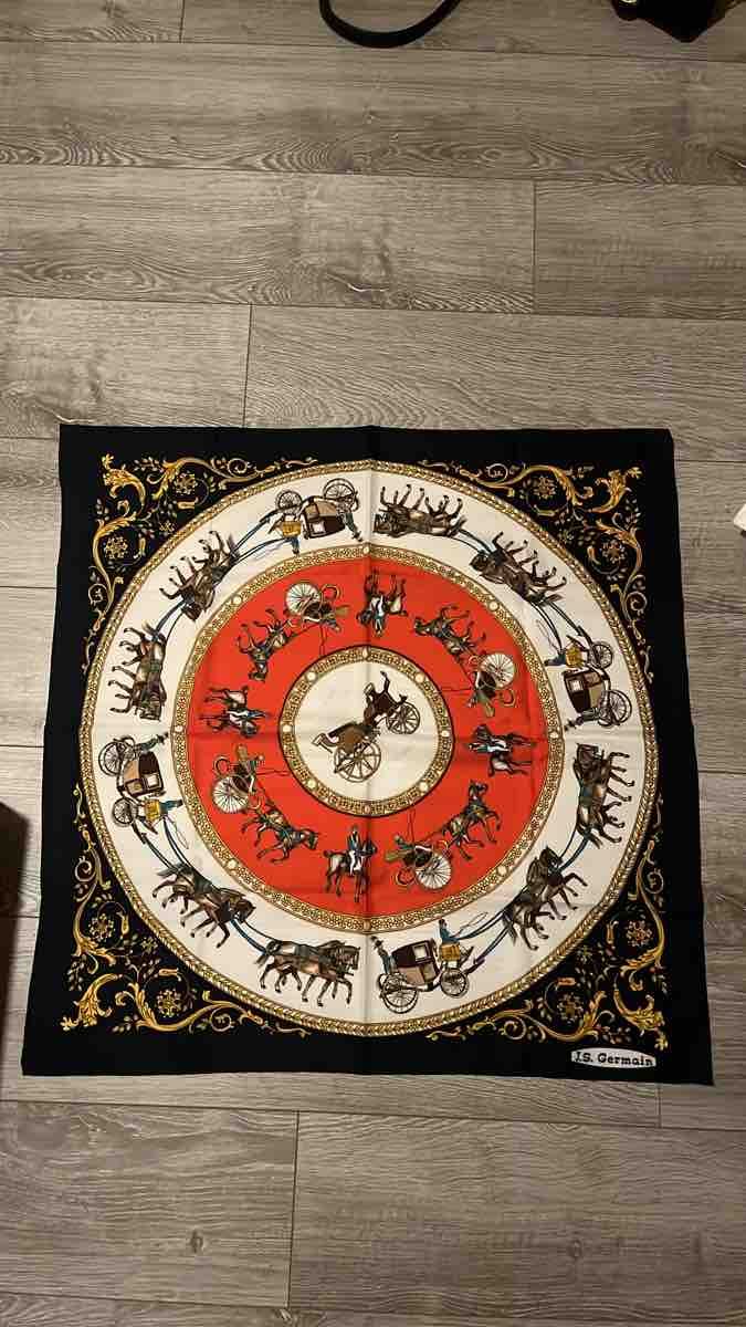 Foulard & Sciarpe: Foulard J.S Germain – Nuovo (secondo la descrizione) da Le Locle venduto da Ophelie.hugy
