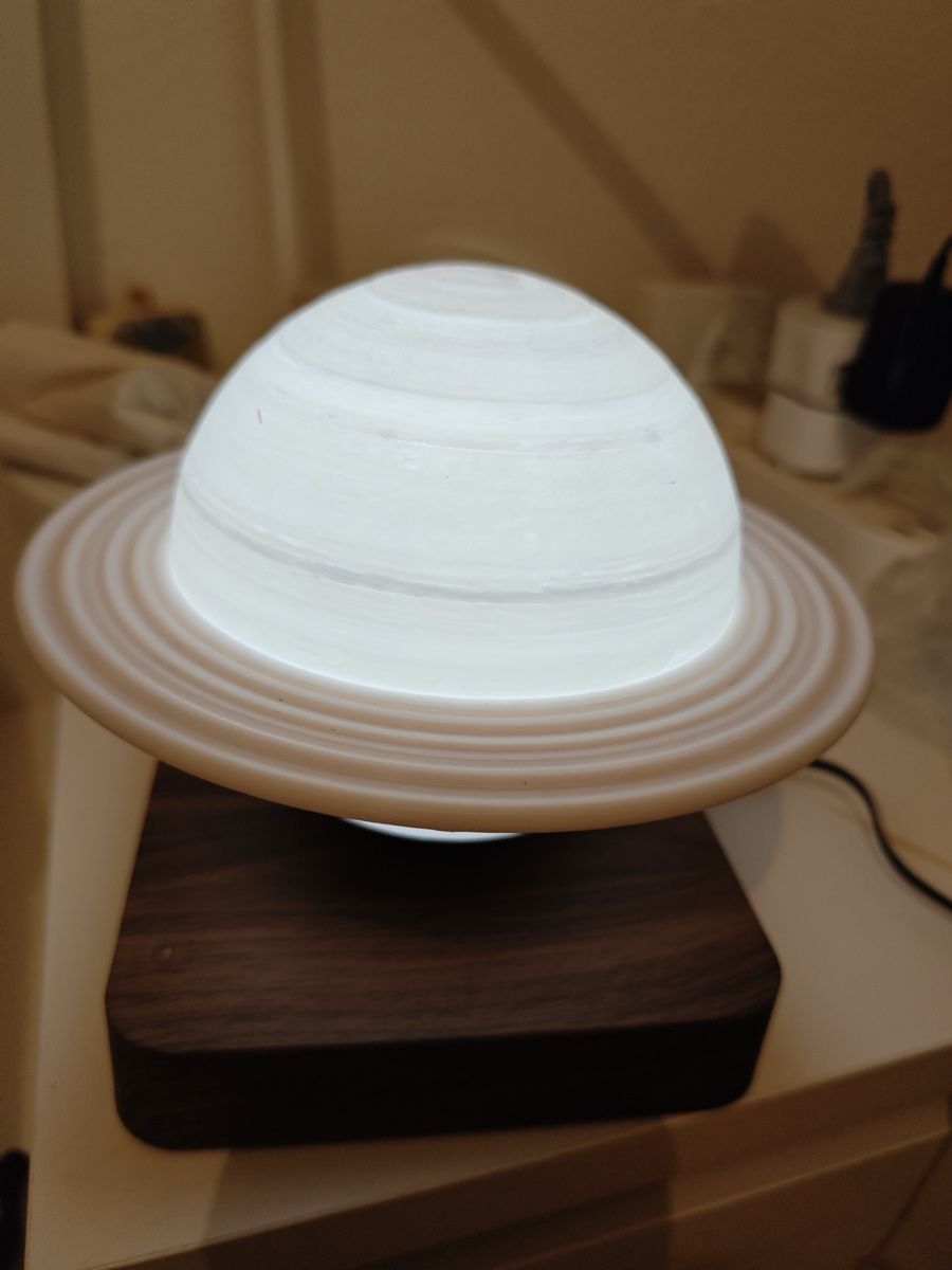 Lampade: Magnetic levitation rotating Saturn lamp – Usato da Genève venduto da Noemie.wrmsi 1