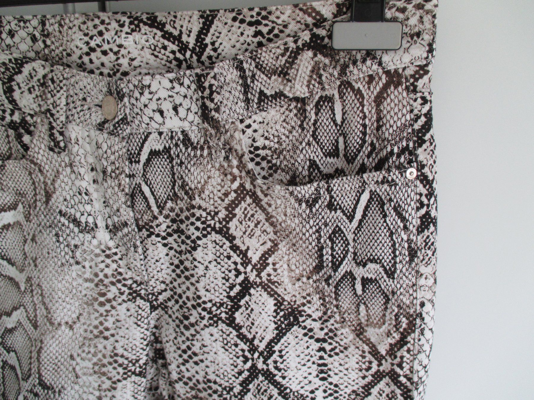 Cambio Pantaloni: Hose Cambio, Gr. 38, Schlangenmuster - NEU – Nuovo (secondo la descrizione) da glattfelden venduto da carlo046 1