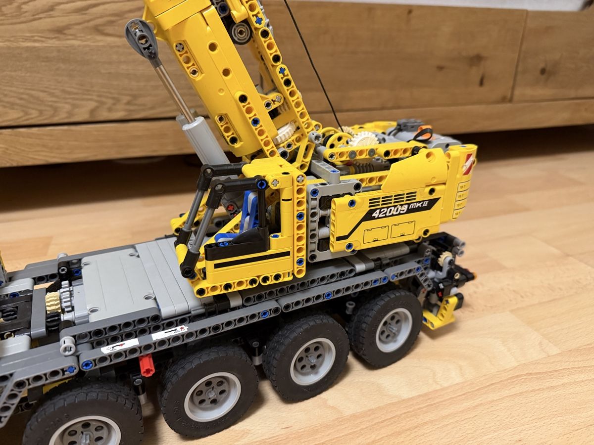 Technics Kit di costruzioni: LEGO Technic Mobiler Schwerlastkran 42009 – Usato da Mirchel venduto da Hilal1994 4