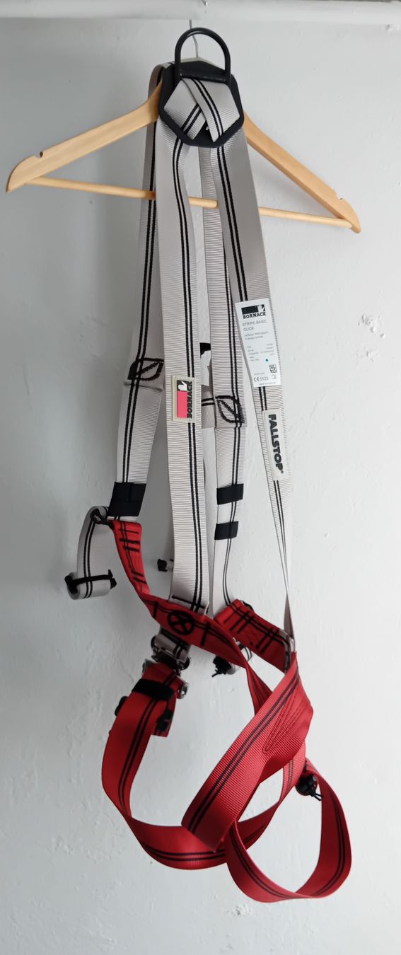 Attrezzatura di sicurezza: BORNACK STRIPE-BASIC CLICK Auffanggurt Unsize guter Zustand! – Usato da Möriken AG venduto da S.E.J.J. 2