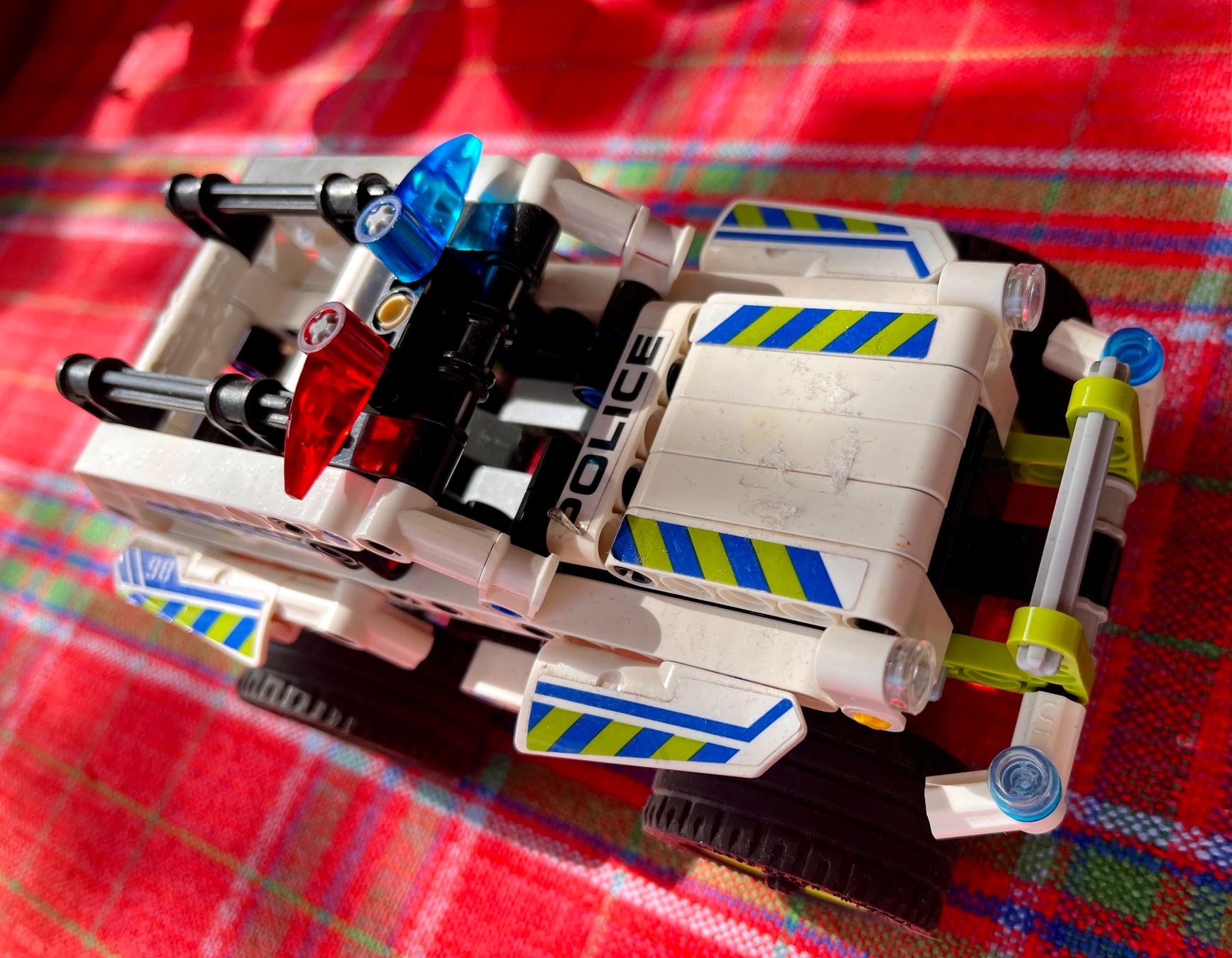 Technics Kit di costruzioni: Combo lego techniques 2 voitures et 1 avion – Usato da Bevaix venduto da ann_5ly2 2