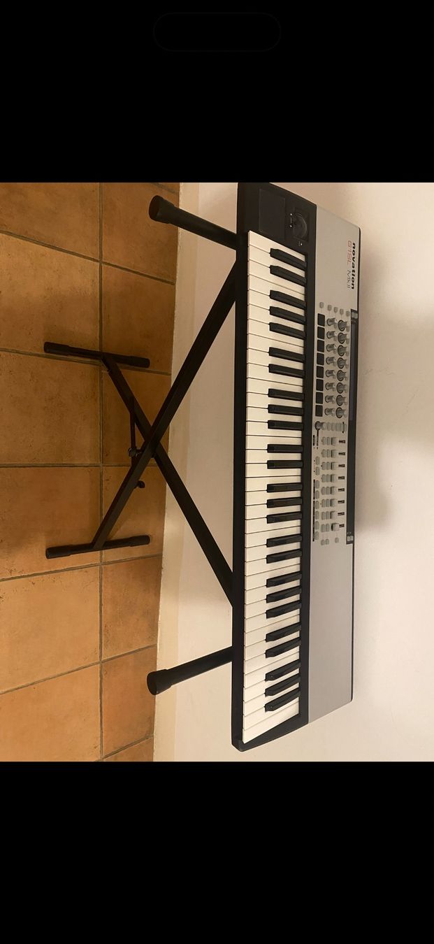Instrumenten-& Notenständer: Novation 61sl mkii – Gebraucht aus Vétroz von yademokitu