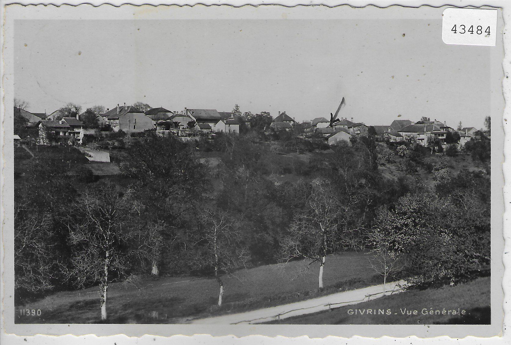 Cartoline postali: Givrins - Vue generale – Usato da Ettingen venduto da Kartenplanet