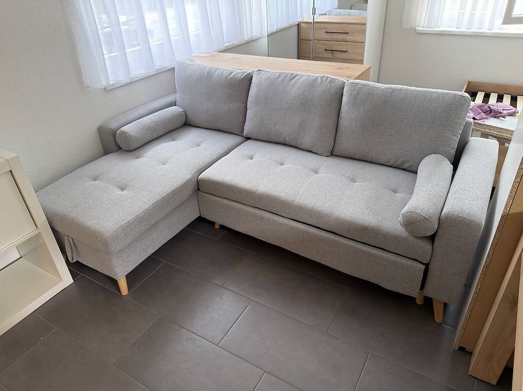 Sofas: Ecksofa mit Schlaffunktion & Bettkasten – Neuf (Voir description) à Morgarten par ann_5mlw