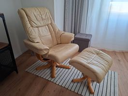 Ledersessel mit Hocker beige guter Zustand