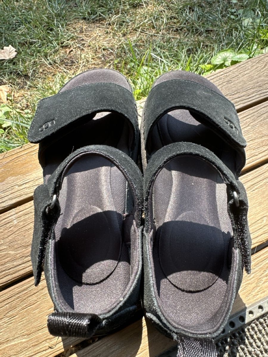 Scarpe da uomo: UGG Sandalen Schwarz in Grösse 39 – Nuovo (secondo la descrizione) da Basel venduto da zur_7jmw 3