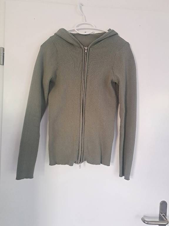 Maglioni & Felpe: Cardigan, Hoodie, Pullover grau grün M  – Usato da Rupperswil venduto da White-Dove