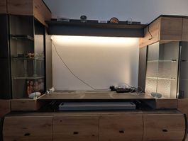 Wohnwand mit Softclose inkl. Philips Hue