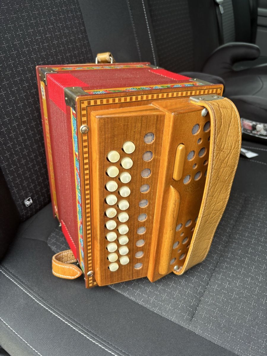 Instruments de musique: 2 Chörig Schwyzerörgeli wyländer B – D'occasion à Horw par Oergeli0074 2