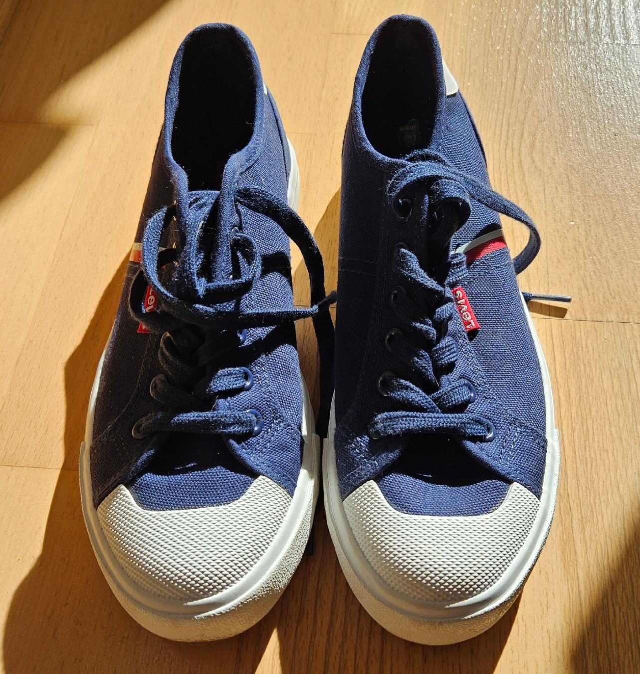 Levi's Scarpe da donna: Levis Sneakers Gr. 39 – Nuovo (secondo la descrizione) da St. Gallen venduto da Patrizia0711 2