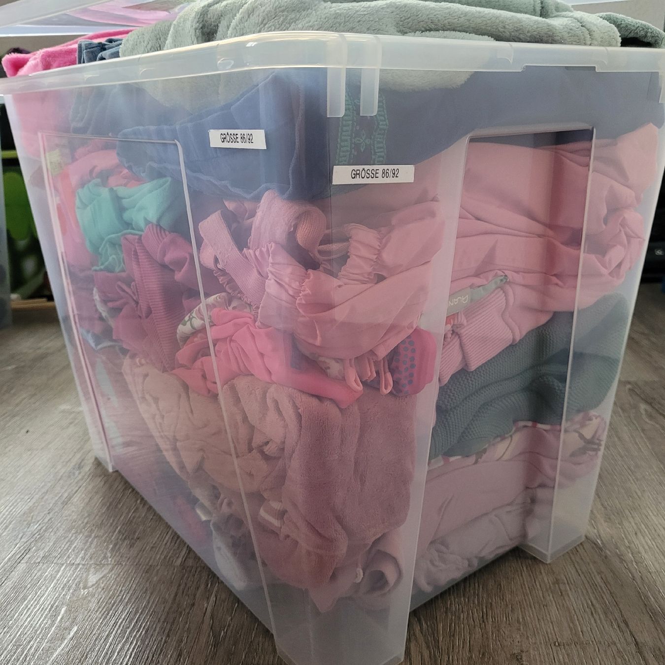 Lotti & Set di vestiti: Mädchen Kleiderpaket 110 bis 128 – Usato da Niederbuchsiten venduto da klengyel 7