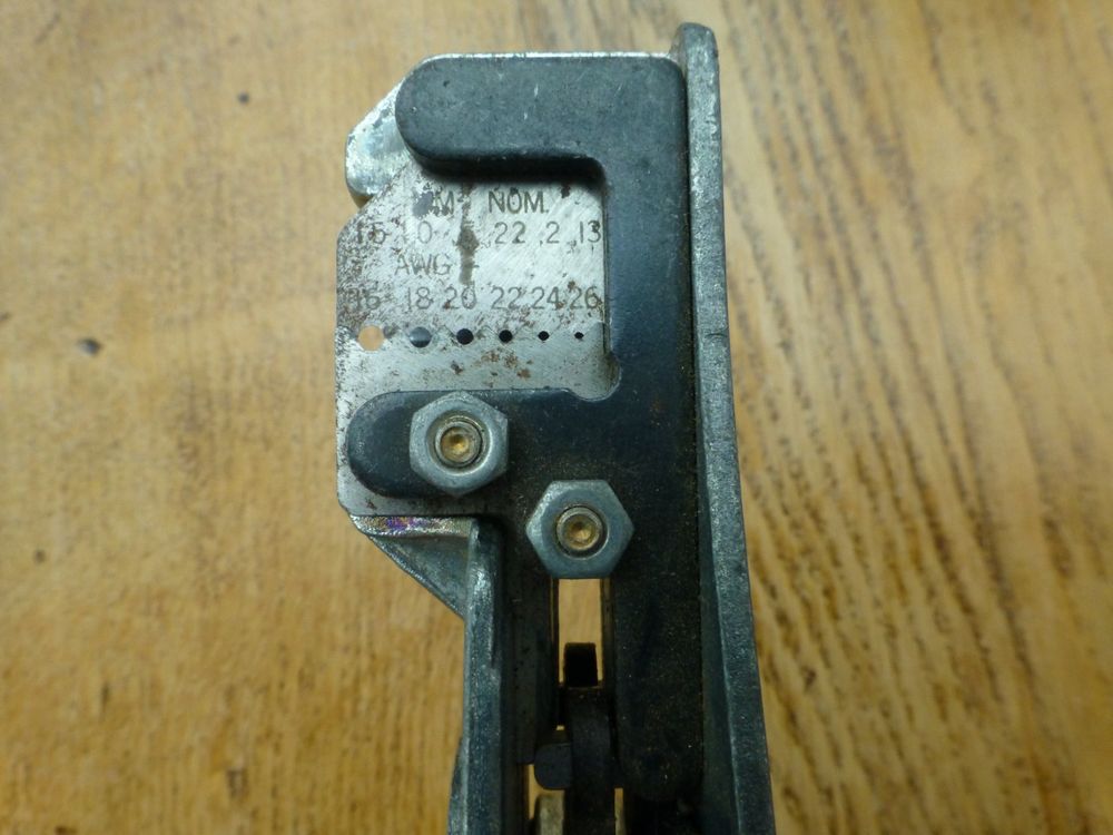 IKALULA 9-in-1 Abisolierzange Mit Strommessung - Elektriker Multitool