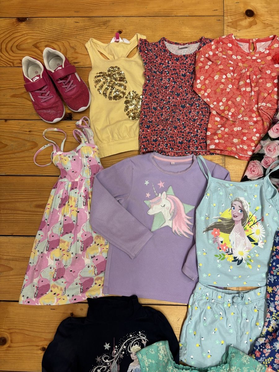 Lotti & Set di vestiti: Kleiderpaket Mädels, Grösse 110/116 – Usato da Büren an der Aare venduto da Nikito2001 1