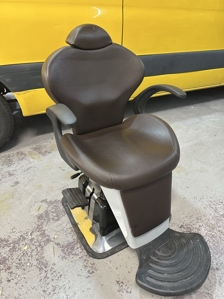 Kosmetik-& Massageliegen: Alpeda Barberstuhl – Gebraucht aus Dietikon von burak_taci 6