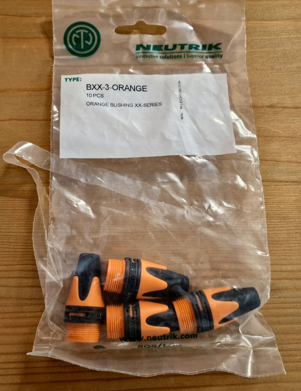 Neutrik Cavi: Neutrik XLR Cable Sleeves - 46pcs – Nuovo e nell'imballaggio originale da Zofingen venduto da Rodeln 2
