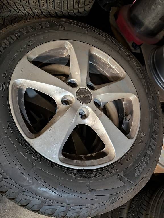 Pneus & Kompletträder: Ford Kuga Winterrad – Gebraucht aus Solothurn von CCCrash 2