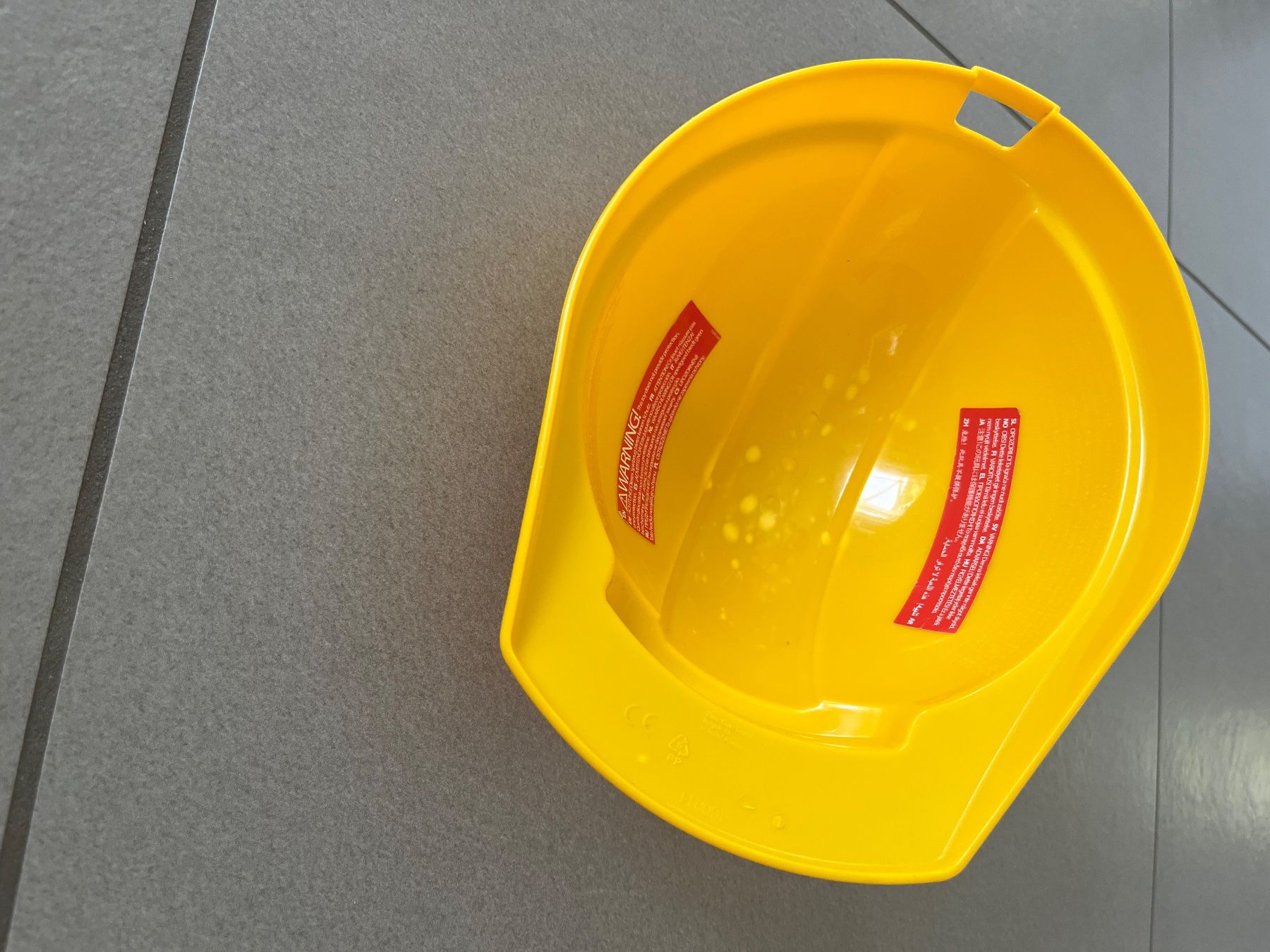 Spielzeuge: ⭐ Kinder-Werkzeugbox "Bosch" mit Bauhelm – Gebraucht aus Erlinsbach von Voellmy1 3