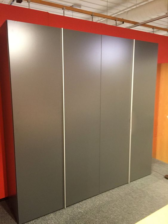 Armoire Pfister CHF 360. portes pivotantes Marque DRESSART Kaufen