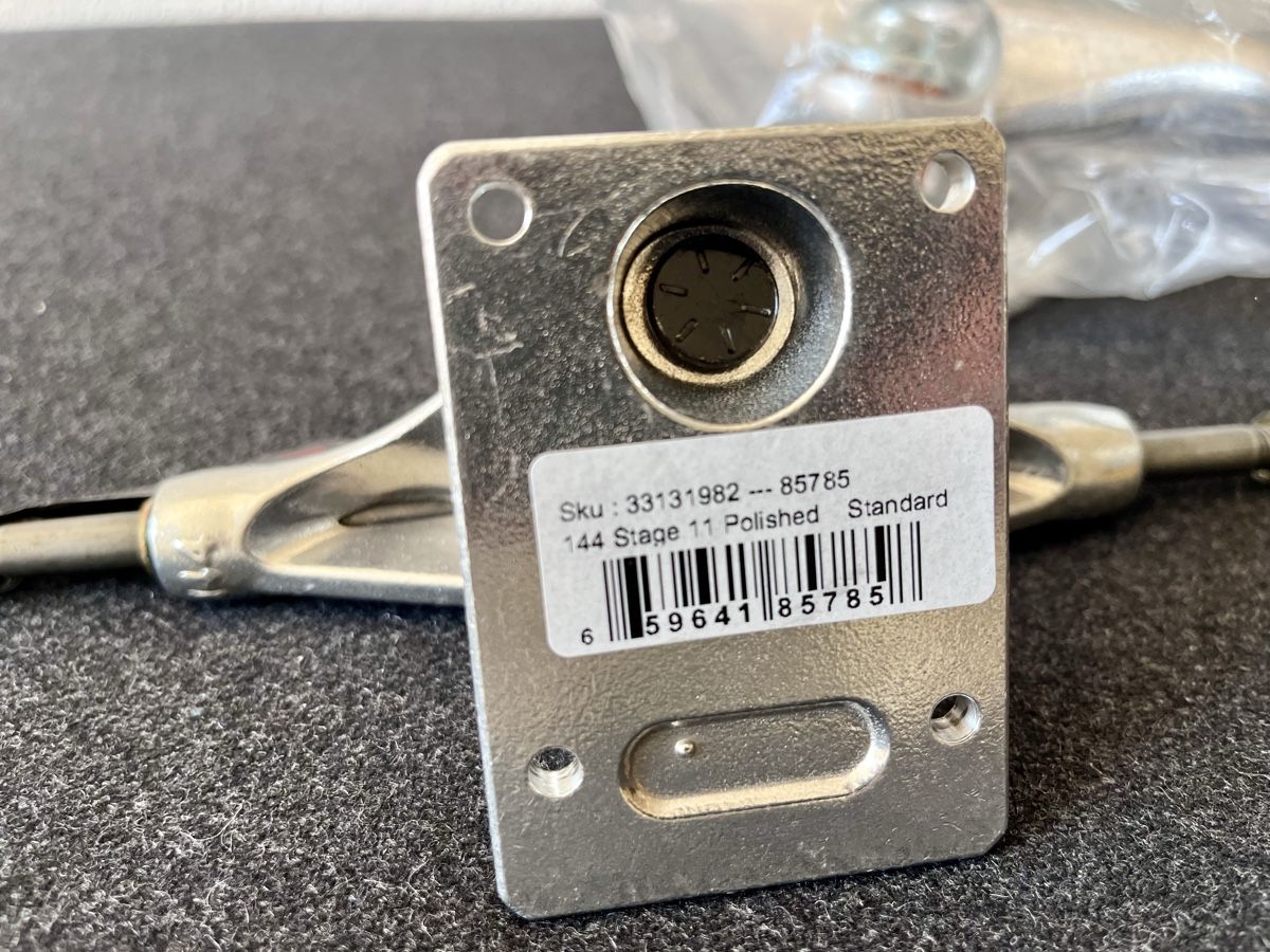 Indiana Skateboards: Intependent Trucks, 144, Stage 11, Standard – Nuovo e nell'imballaggio originale da Kilchberg ZH venduto da LittleMissSunshine 3