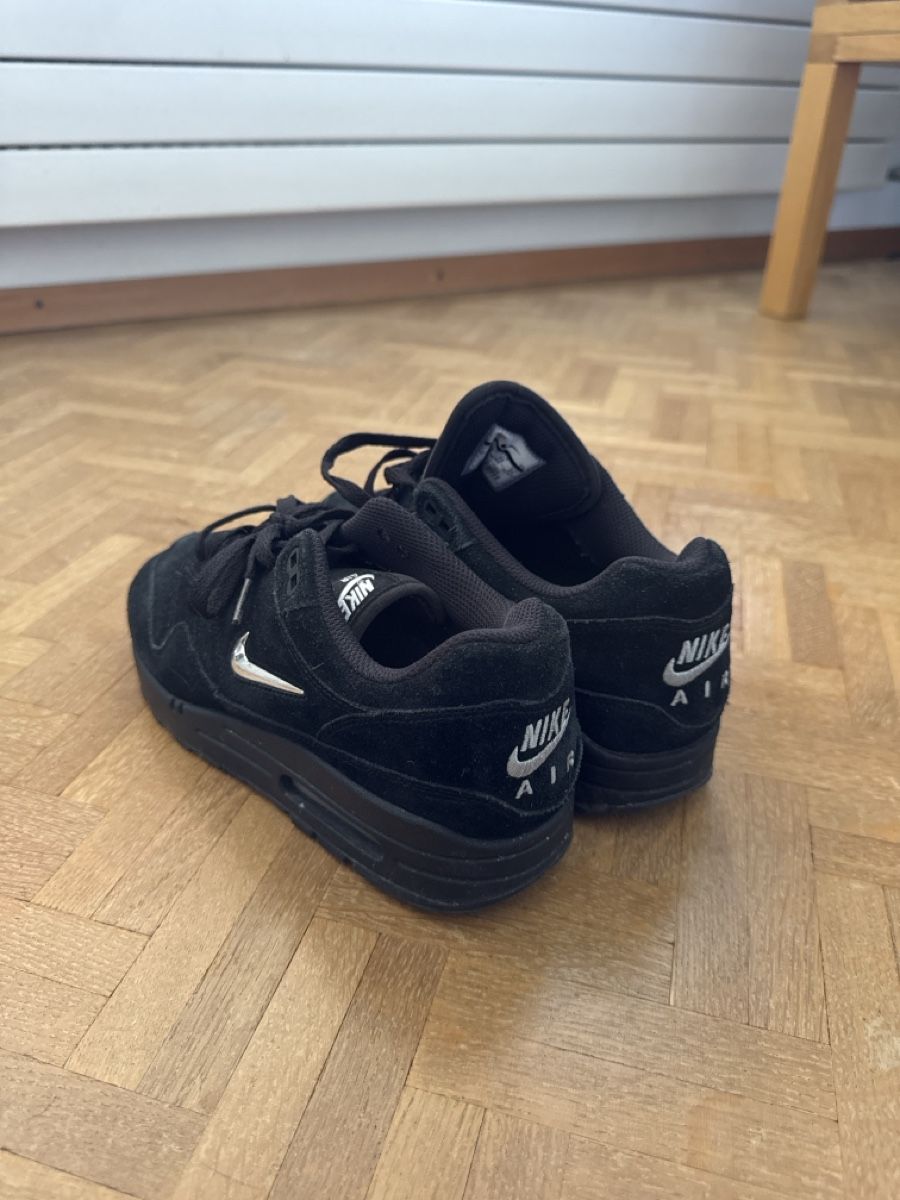 Nike Scarpe da uomo: Baskets Nike Air Max noires modèle utilisé – Usato da Lausanne venduto da DatNoize 3