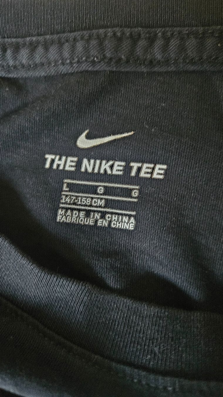 Nike Chemises, T-shirts & Polos: T-Shirt Nike – D'occasion à Münchenbuchsee par Yothu 2