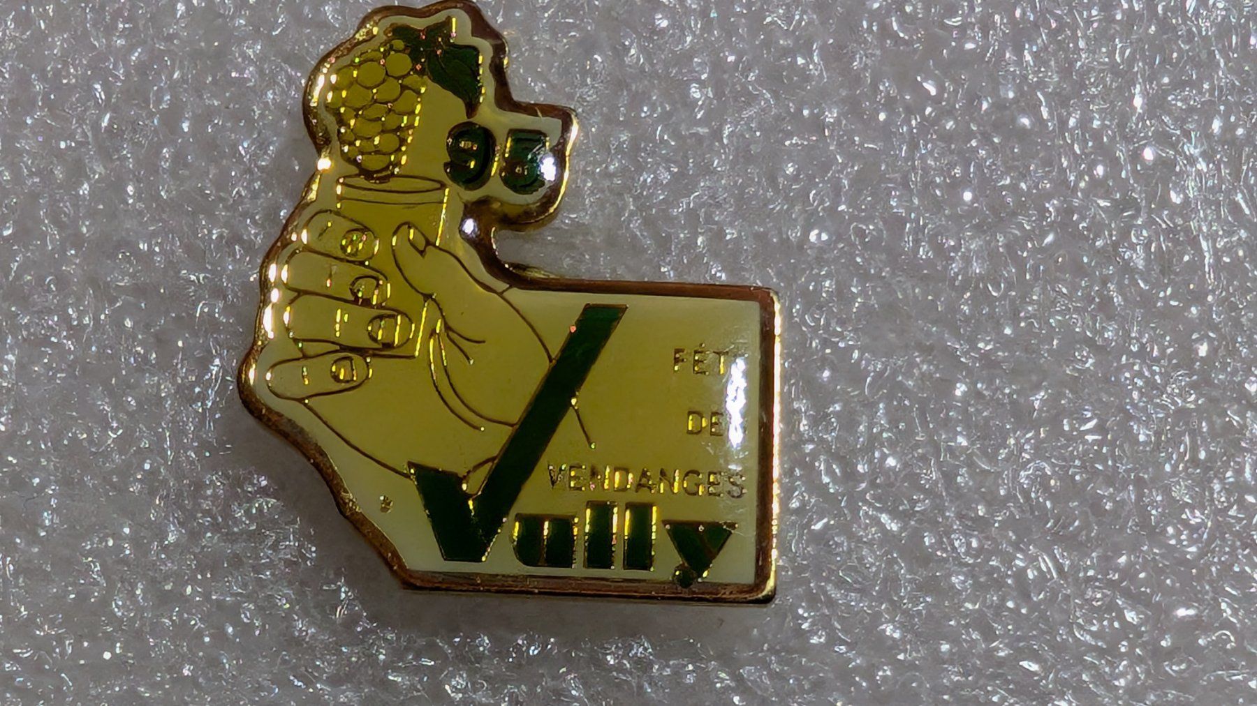 Placchette & Badge: Ansteckpin 271: Vully – Usato da Oppligen venduto da Pin-Fall-Shop