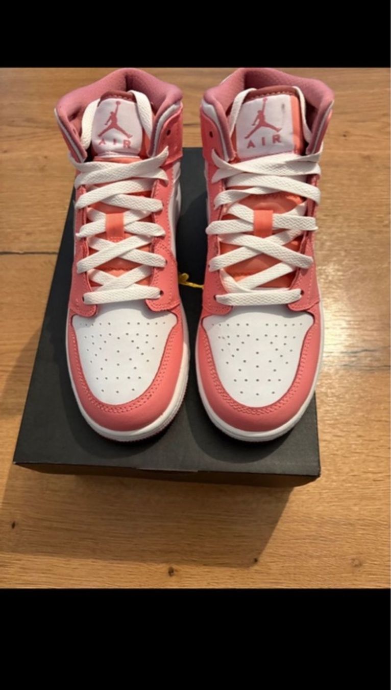 Jordan Scarpe da donna: Jordan 1 mid pink , 38eu ,neuve avec box – Usato da La Tour-de-Trême venduto da ben_kn6s 1