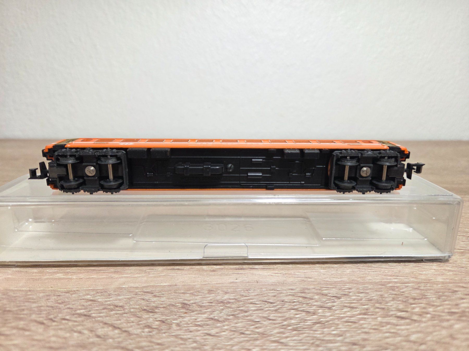 Trix Modellini di ferrovie: Minitrix 3070 Personenwagen 2.Kl SBB H0 – Usato da St-Aubin-Sauges venduto da Lo_Go 2