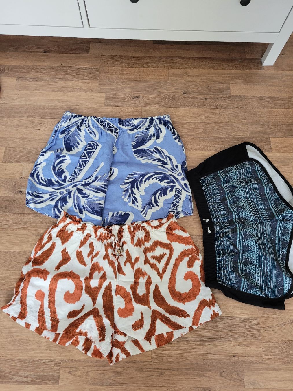 H&M Lots de vêtements: Kurzhosen Paket gr L  – D'occasion à Tuggen par Melon