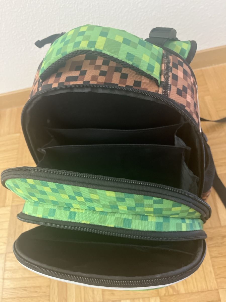 Kindertaschen: Kinderrucksack Minecraft Pixel-Design Grösse 18L – Gebraucht aus Thalwil von janparuzel 2