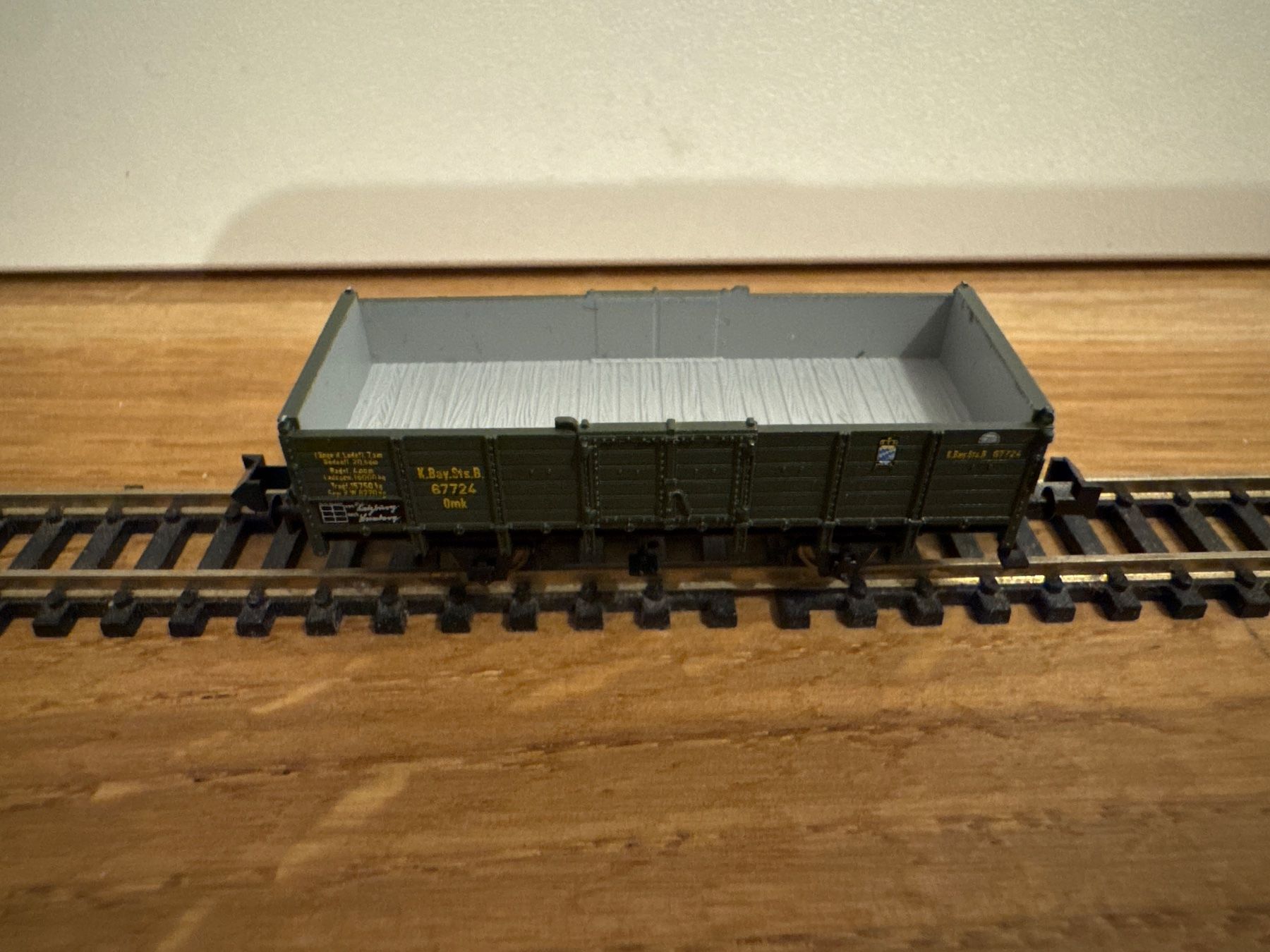 Trix Modelleisenbahnen: Minitrix 13236 Mittelbordwagen – Neu und originalverpackt aus Schlierbach von Look8