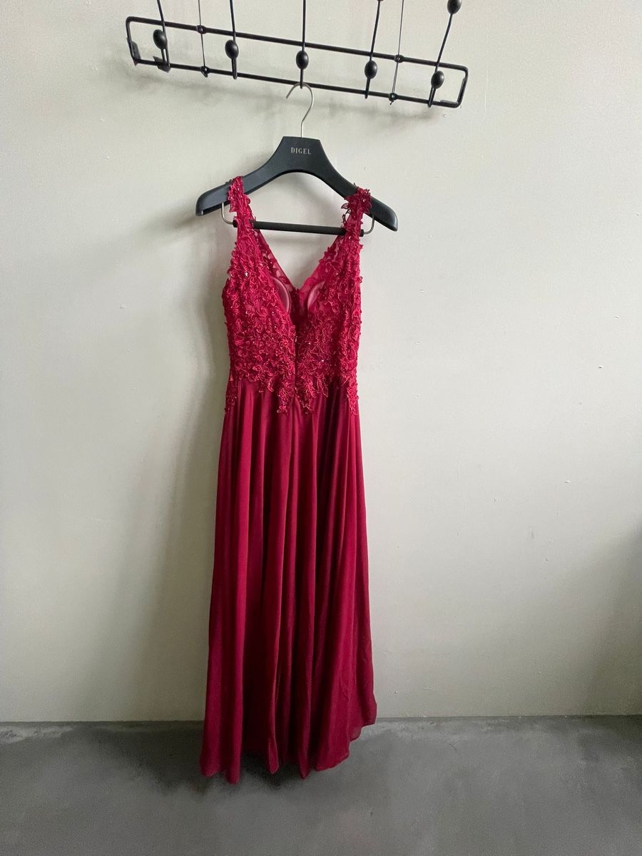 Kleider: Bordeaux Rotes Abendkleid in Grösse 34 – Gebraucht aus Sennwald von jelenat94 2