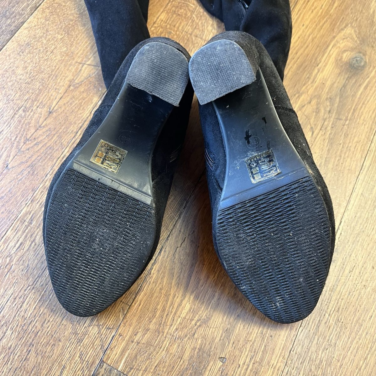 Scarpe da donna: Hohen Stiefeln Gr. 38 Schwarz  – Usato da Cunter venduto da tiramisuuu_ 2