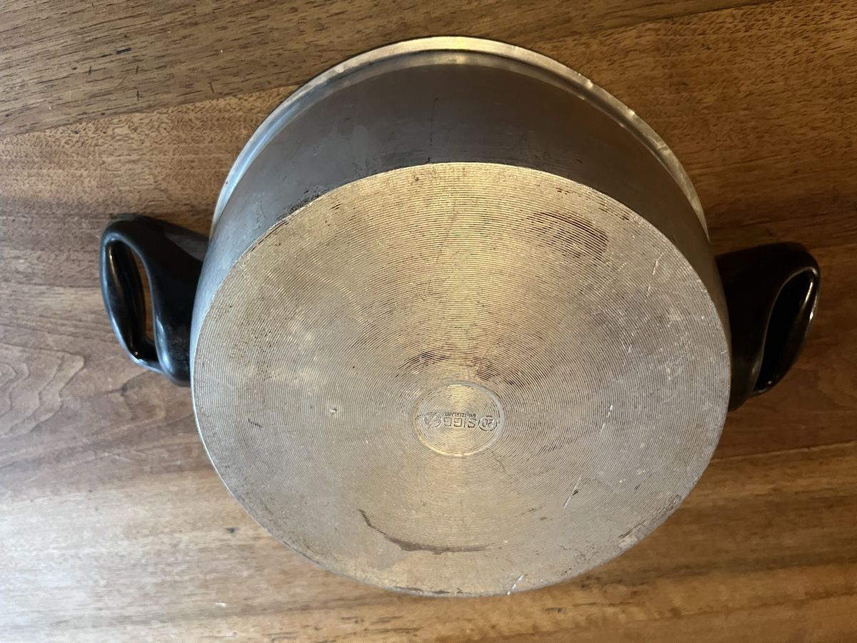 Sigg Pfannen: uralter Kochtopf, Aluminium mit Bakelit-Griffen, Sigg, l – Gebraucht aus Wila von Fritz-Wila 3