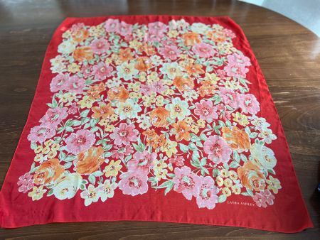 Laura Ashley Foulard, rot mit Blumenmuster, Vintage