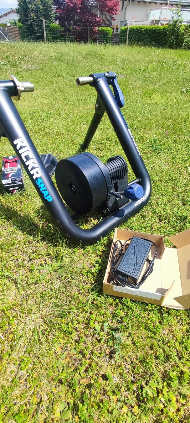 Wahoo Hometrainer: Wahoo KICKR SNAP Rollentrainer inkl. Zubehör – Usato da Trin venduto da luk_jk2t 1