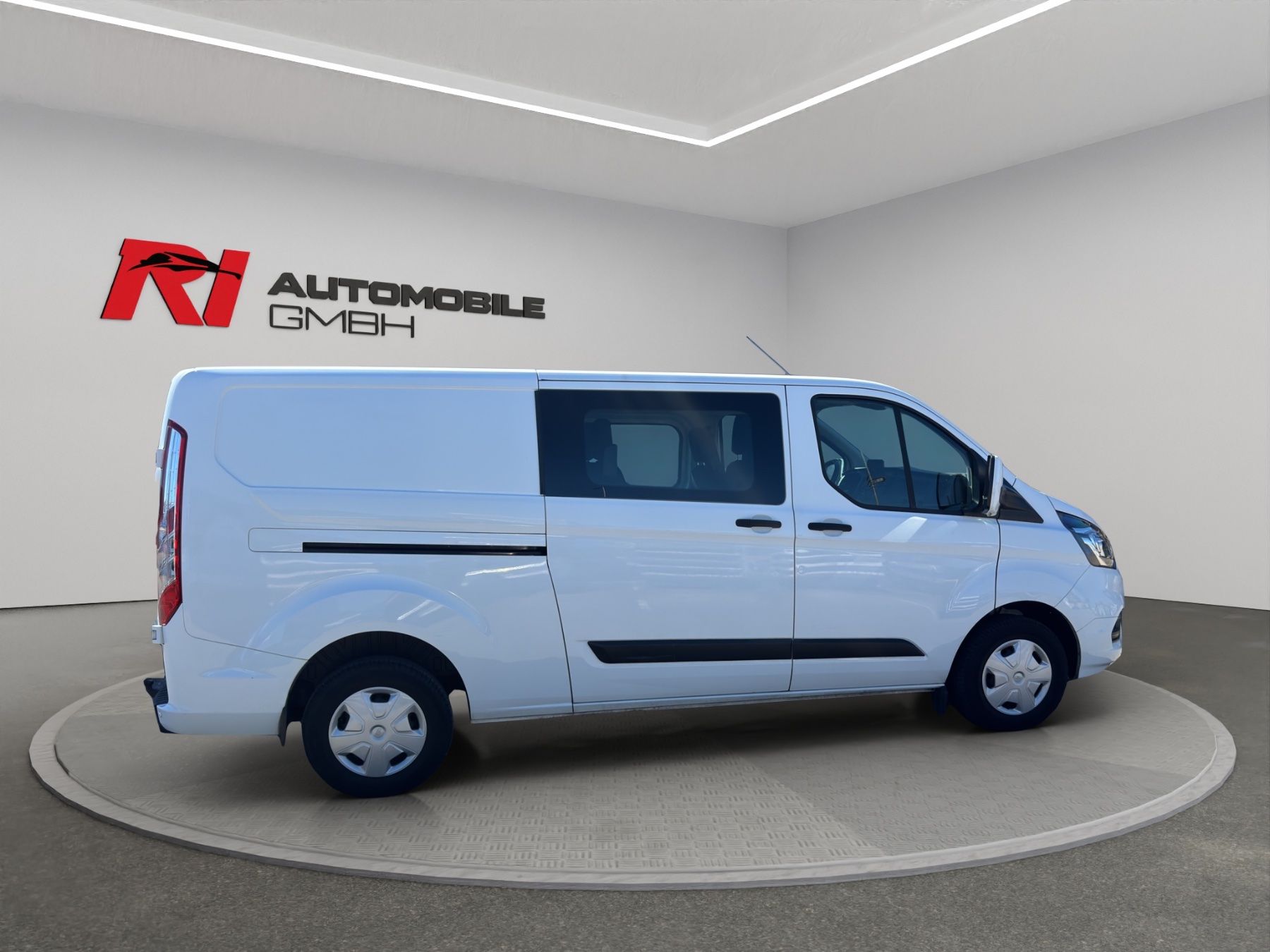 Ford Veicoli commerciali: Ford Transit  Costum 6 Platz  DK – Usato da Kirchberg BE venduto da hybrit 2