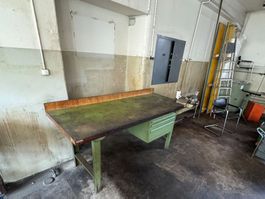 Établi industriel Schede AG avec étau – env. 2000 × 800 mm