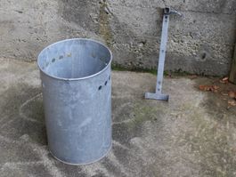 VINTAGE ABFALL KÜBEL MIT WANDHALTER + SCHLÜSSEL WANDKÜBEL