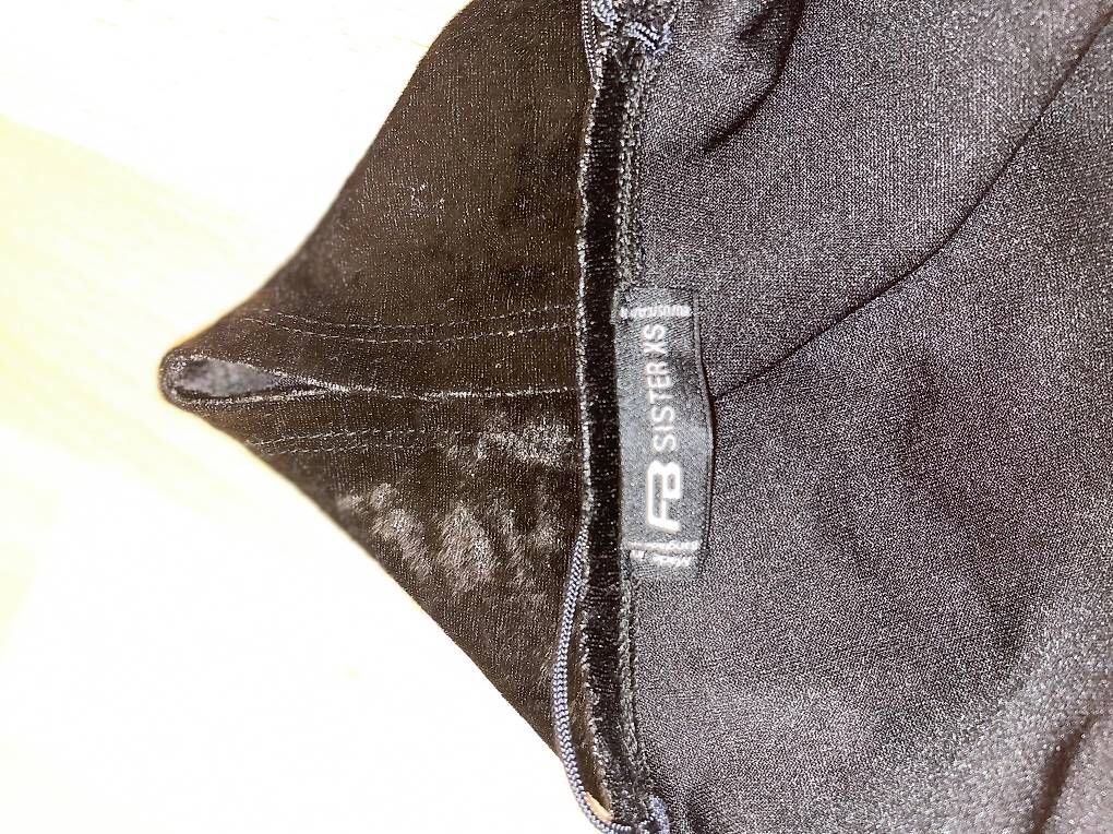Tops: Schwarzes Samttop Gr. XS - elegant & stylisch – Gebraucht aus Thun von tat_wg9t 1
