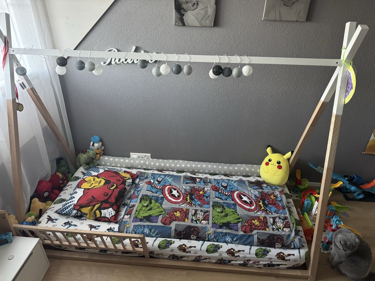 Letti: Kinderbett Tipi und Nachttisch – Usato da Lufingen venduto da FilipaPCD