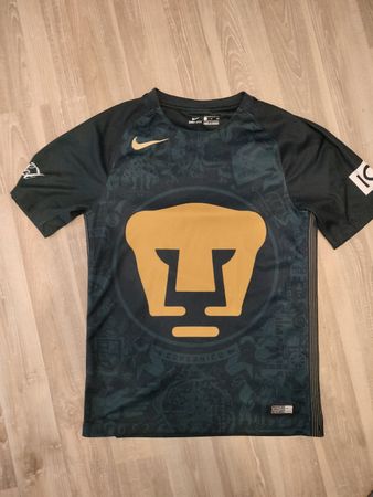 Puma's Trikot Gr. S von Nike, Dri-Fit