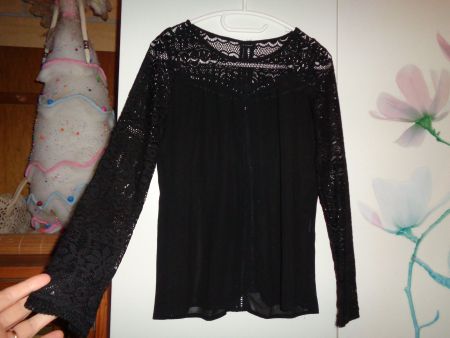 *** Bluse *** / von VILA mit Spitze