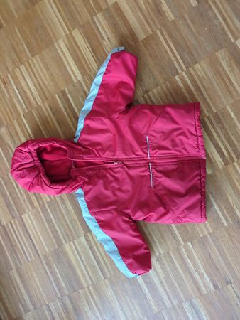Rote Winterjacke, Grösse 86, von Milou