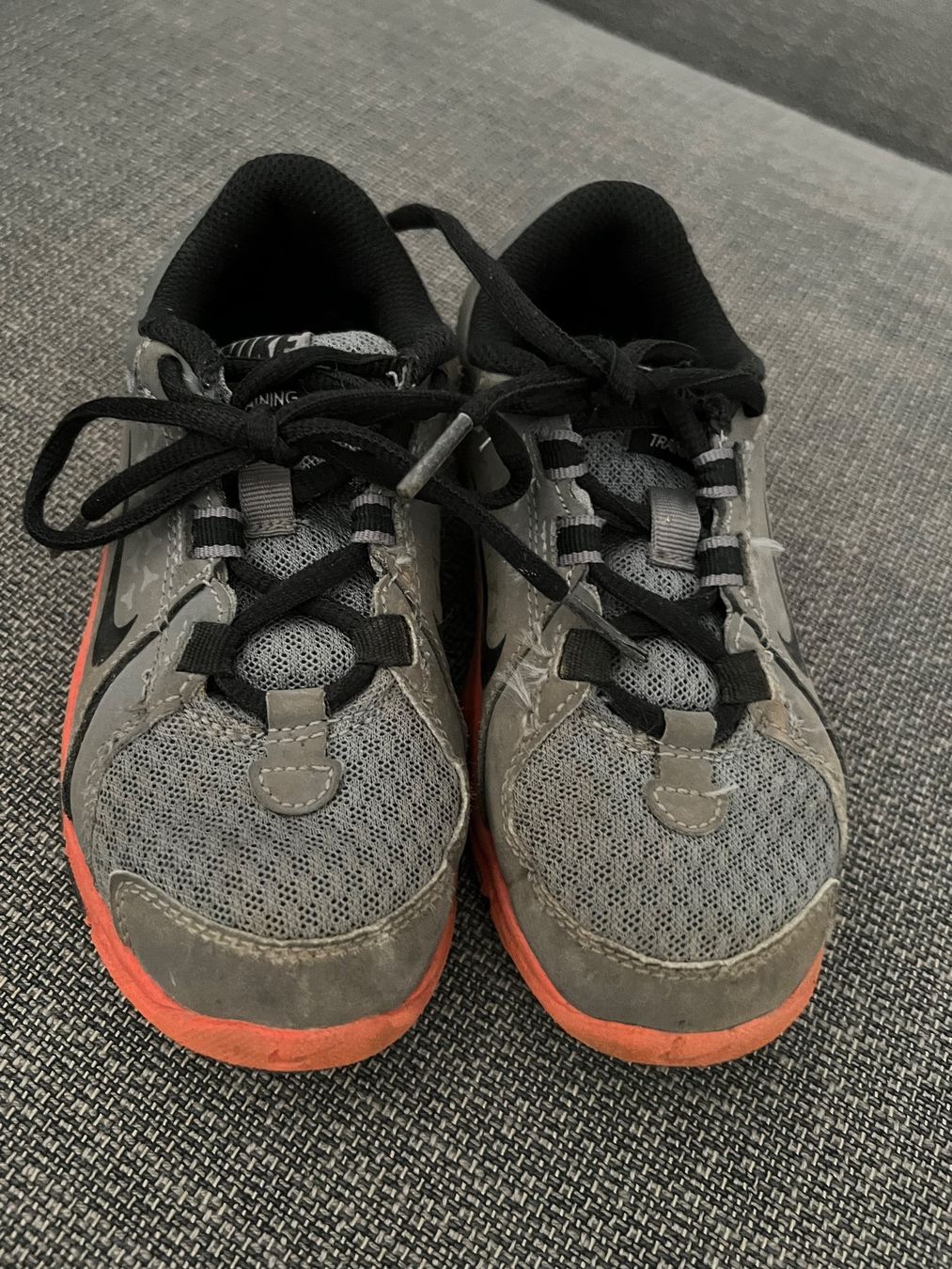 Nike Schuhe für Jungen: Nike Sportschuhe 29.5 – Gebraucht aus Jona von Sariksa 1