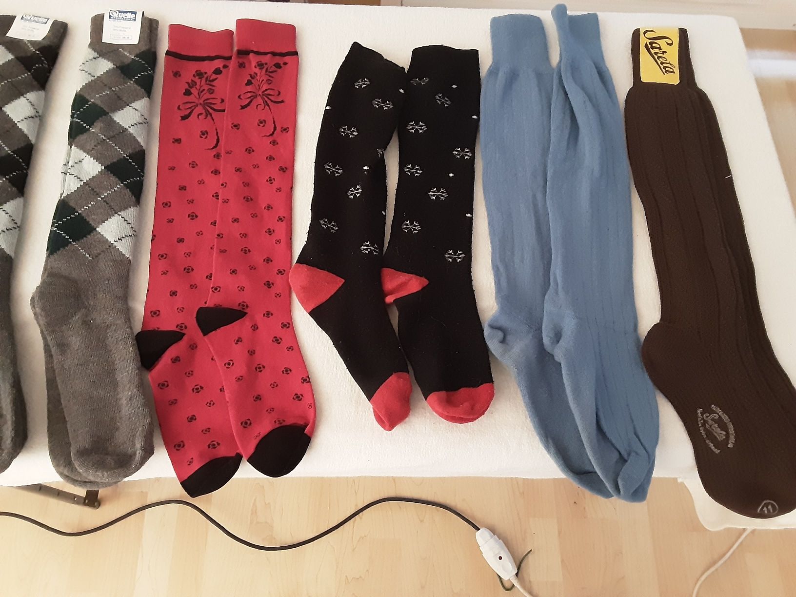 Calze: 11 stück Warme  stutzenENDET – Usato da wolfhalden venduto da 46464646 3
