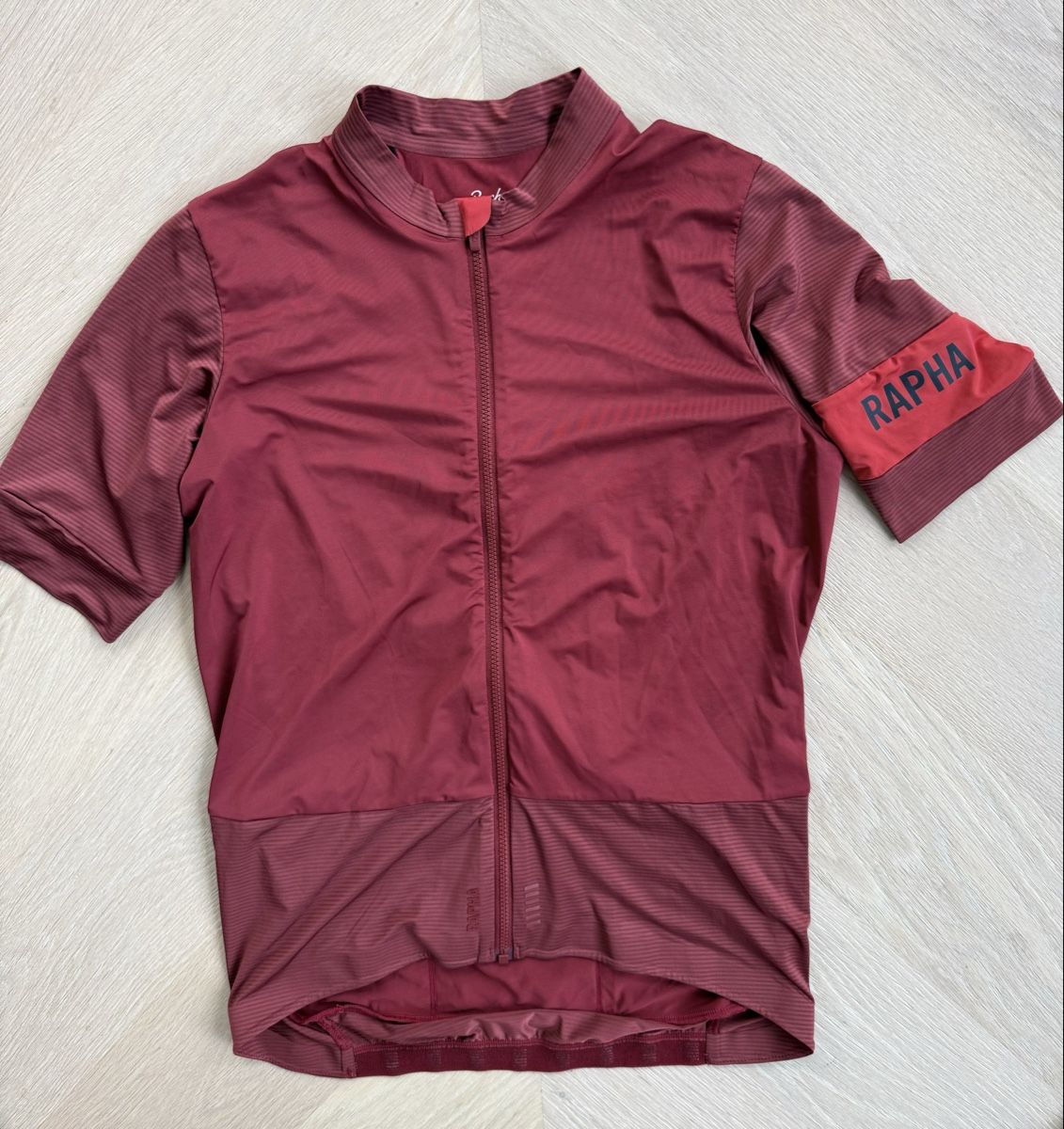 Rapha Canottiere & Pantaloni: RAPHA MEN'S PRO TEAM JERSEY Dark Red, Grösse M – Usato da Rohrbach venduto da Medoc80